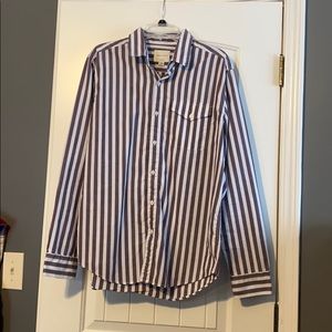 American Eagle Collared Button Up Long Sleeve